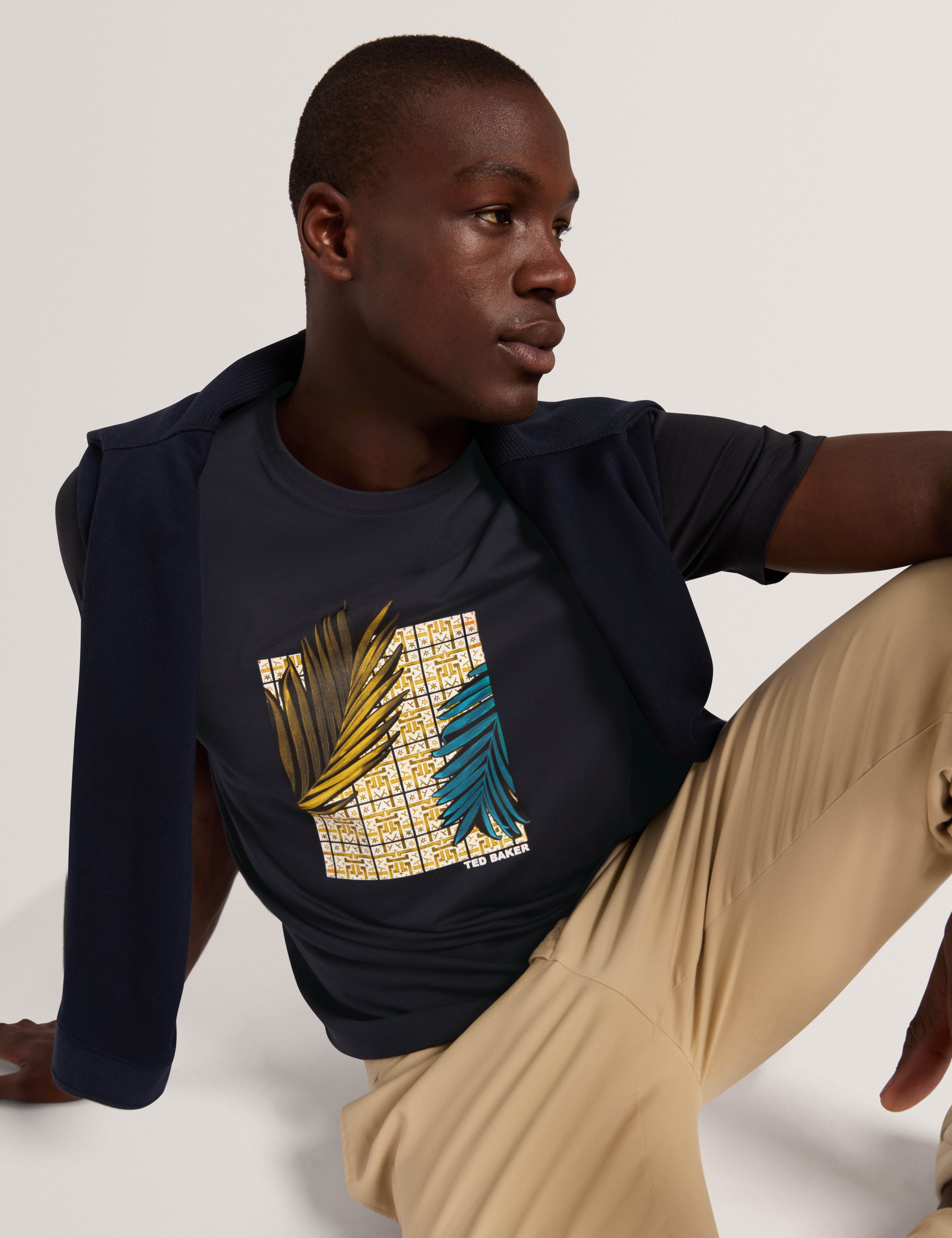 Oskkar Short Sleeve Graphic Box T-Shirt Navy