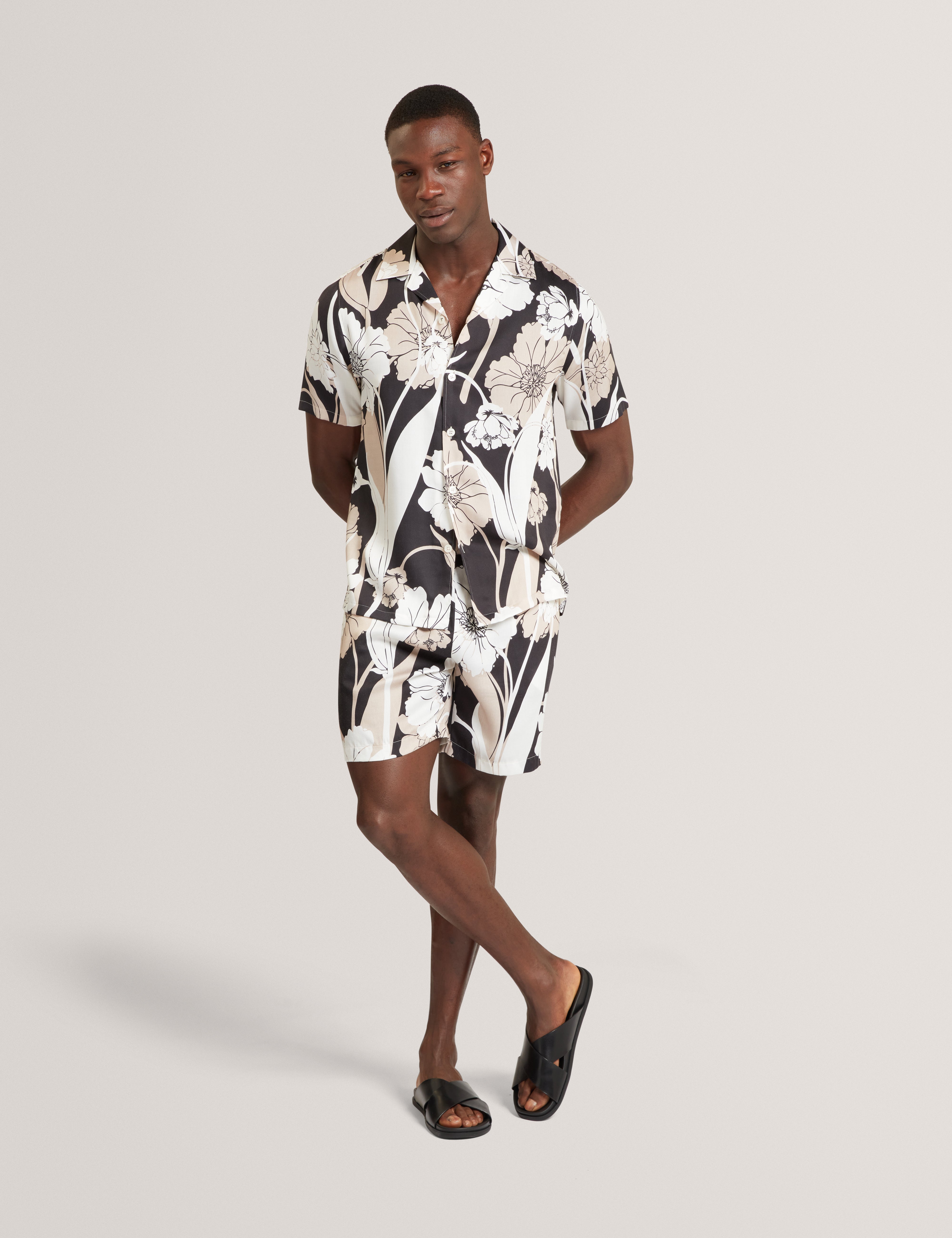 Elthamm Relaxed Bold Floral Print Short Stone