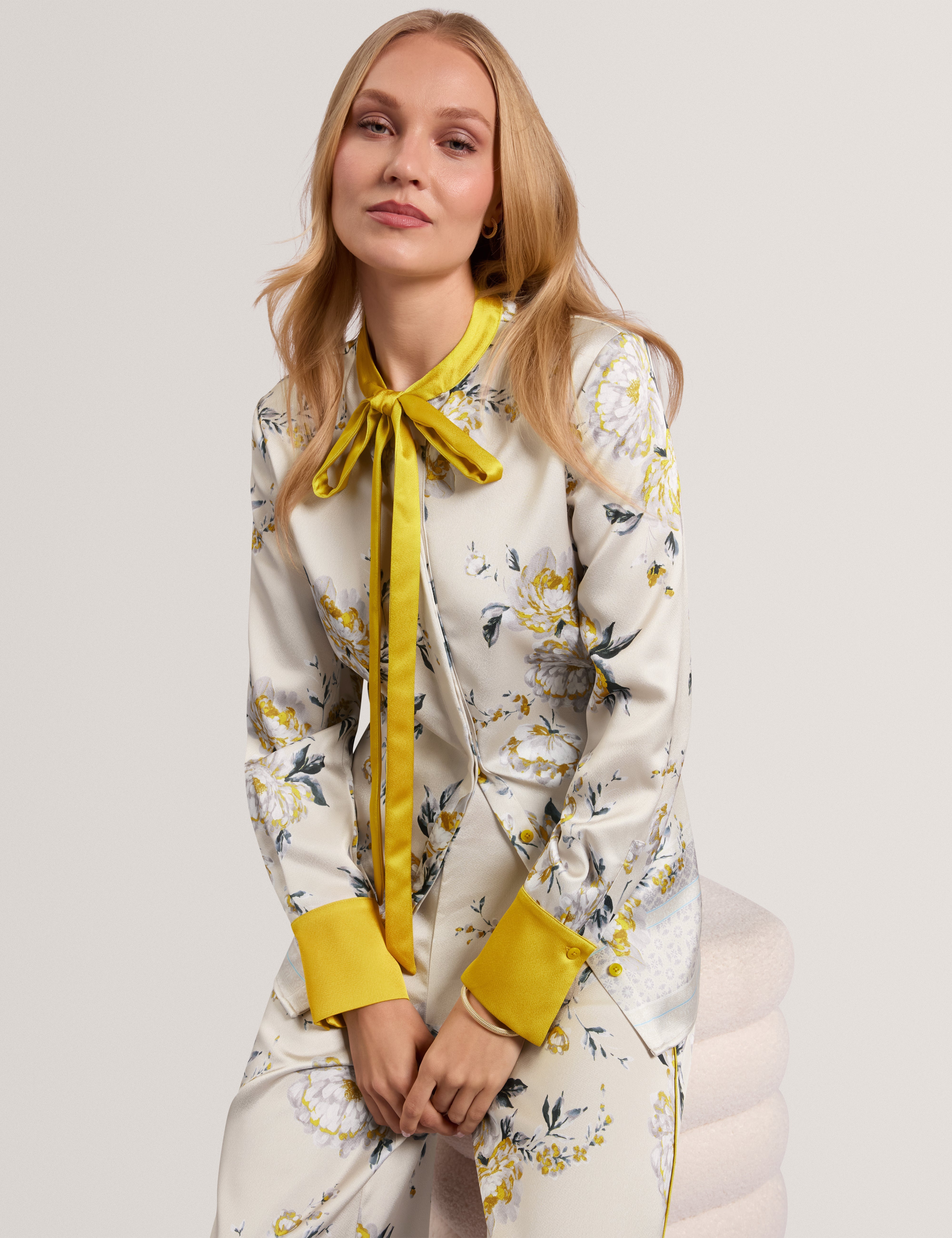 Resina Floral Printed Neck Tie Blouse Lt-Grey