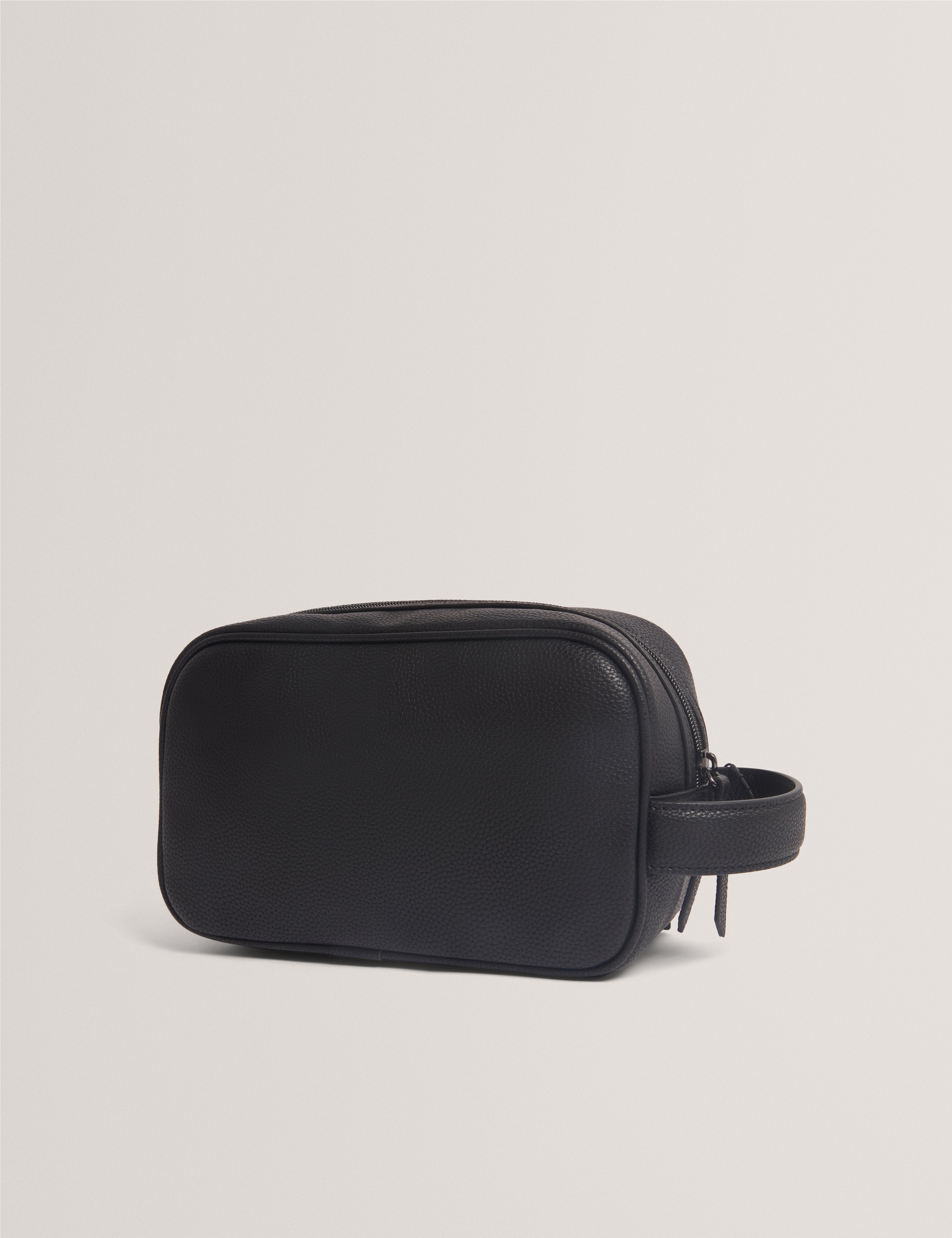 Kiirann Pu Brogue Detail Washbag Black