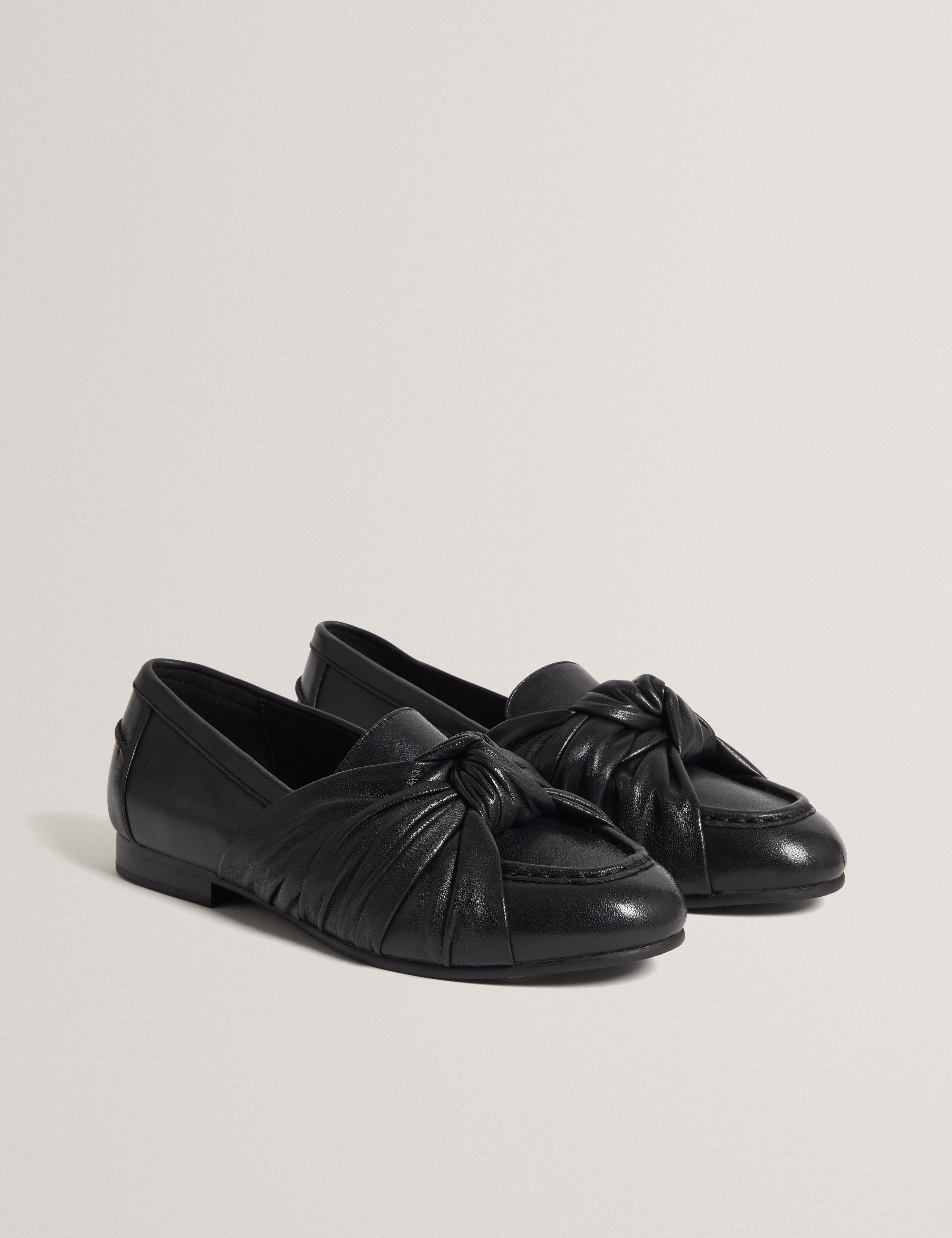 Celnna Knot Bow Loafer Black