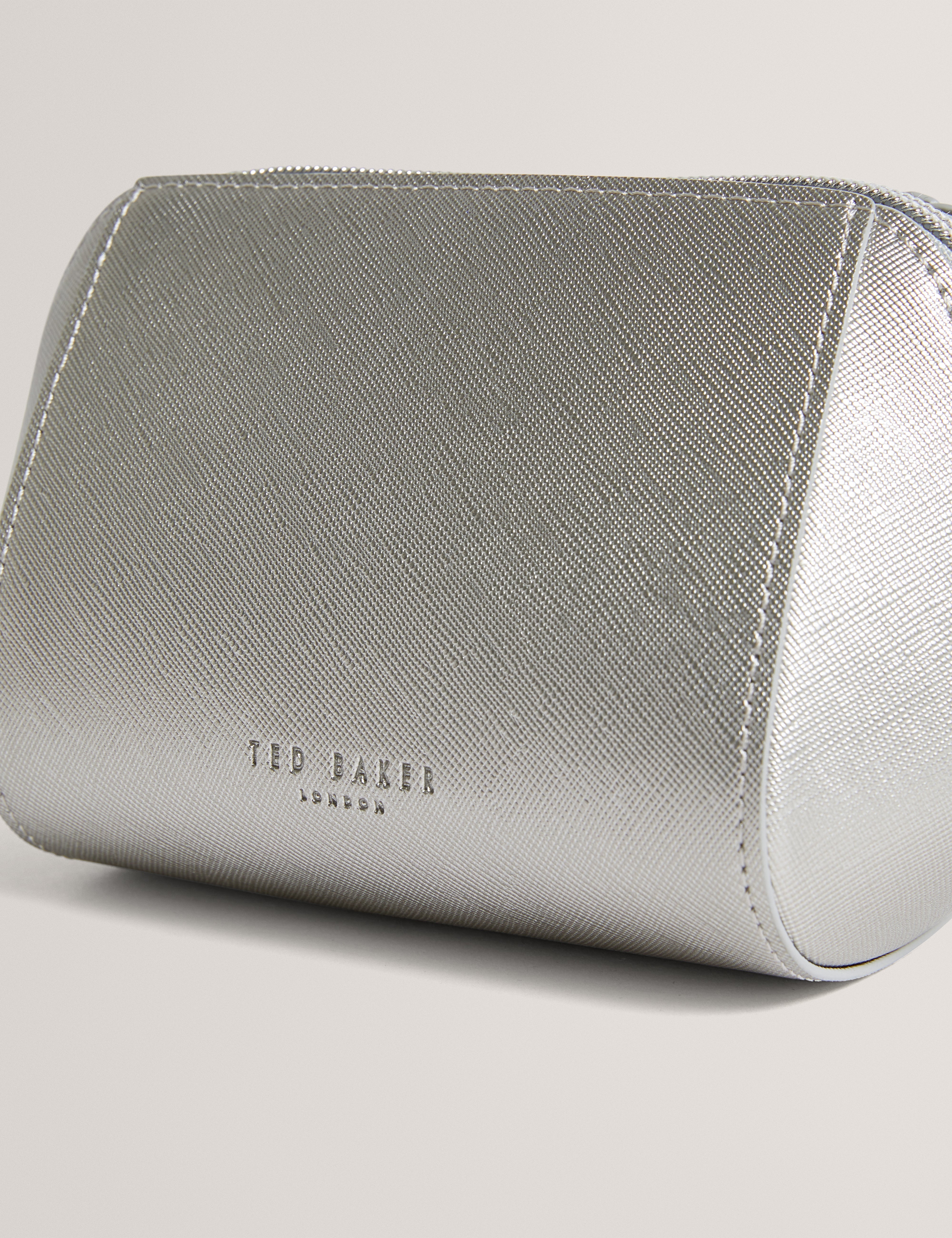 Sonica Crosshatch Pu Washbag Silver
