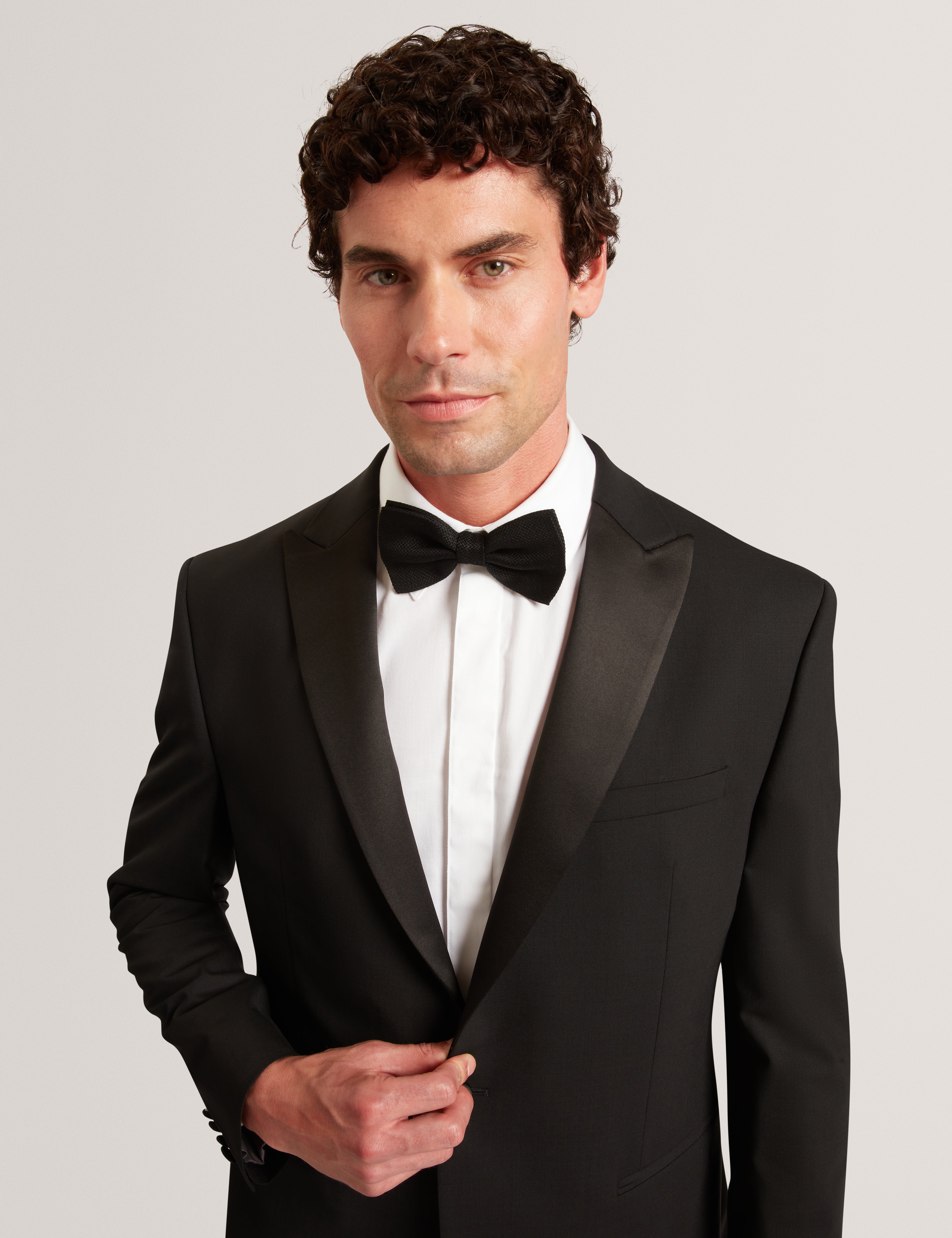 Hearnee Jacquard Bow Tie Black