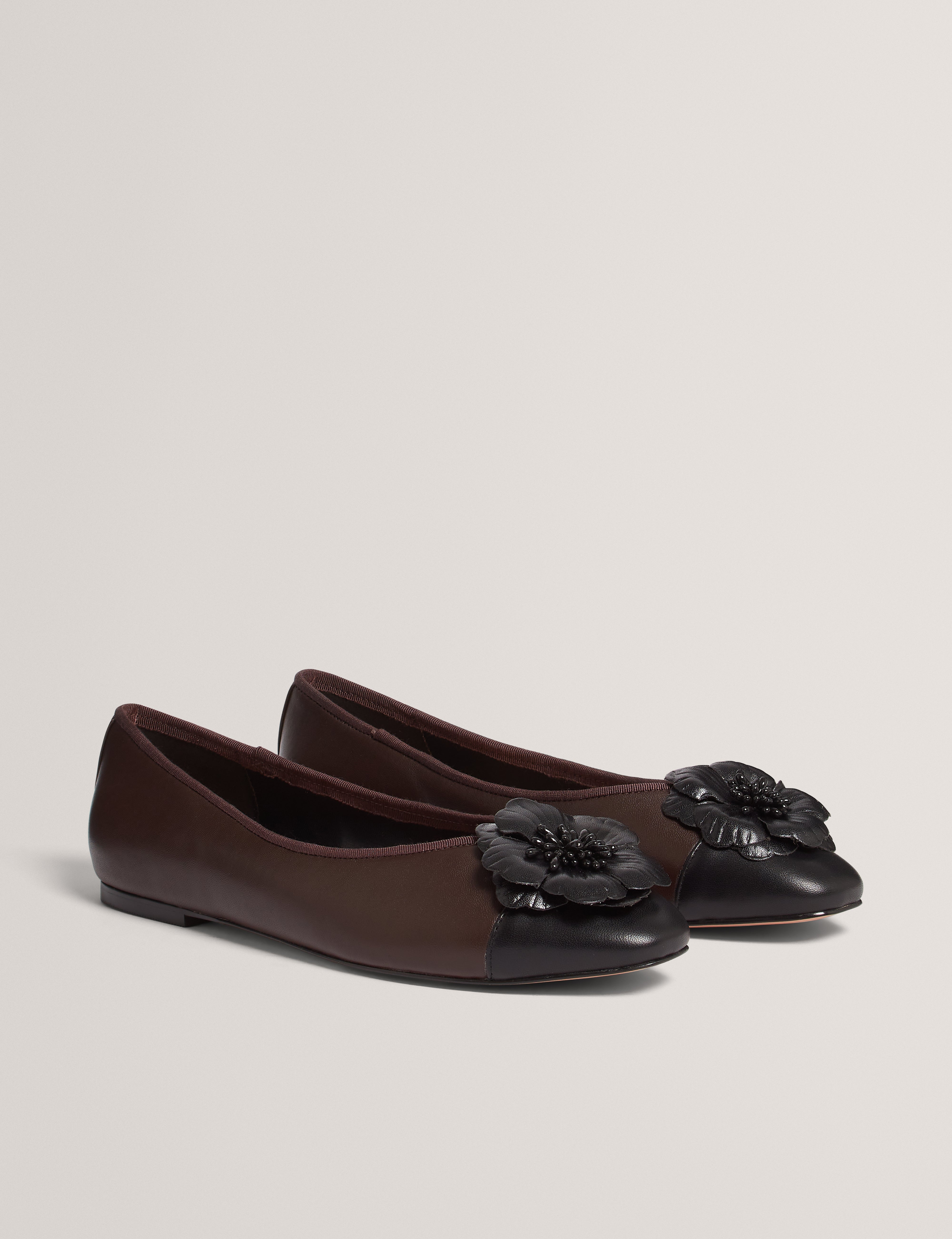 Liziin Flower Ballet Flat Brown