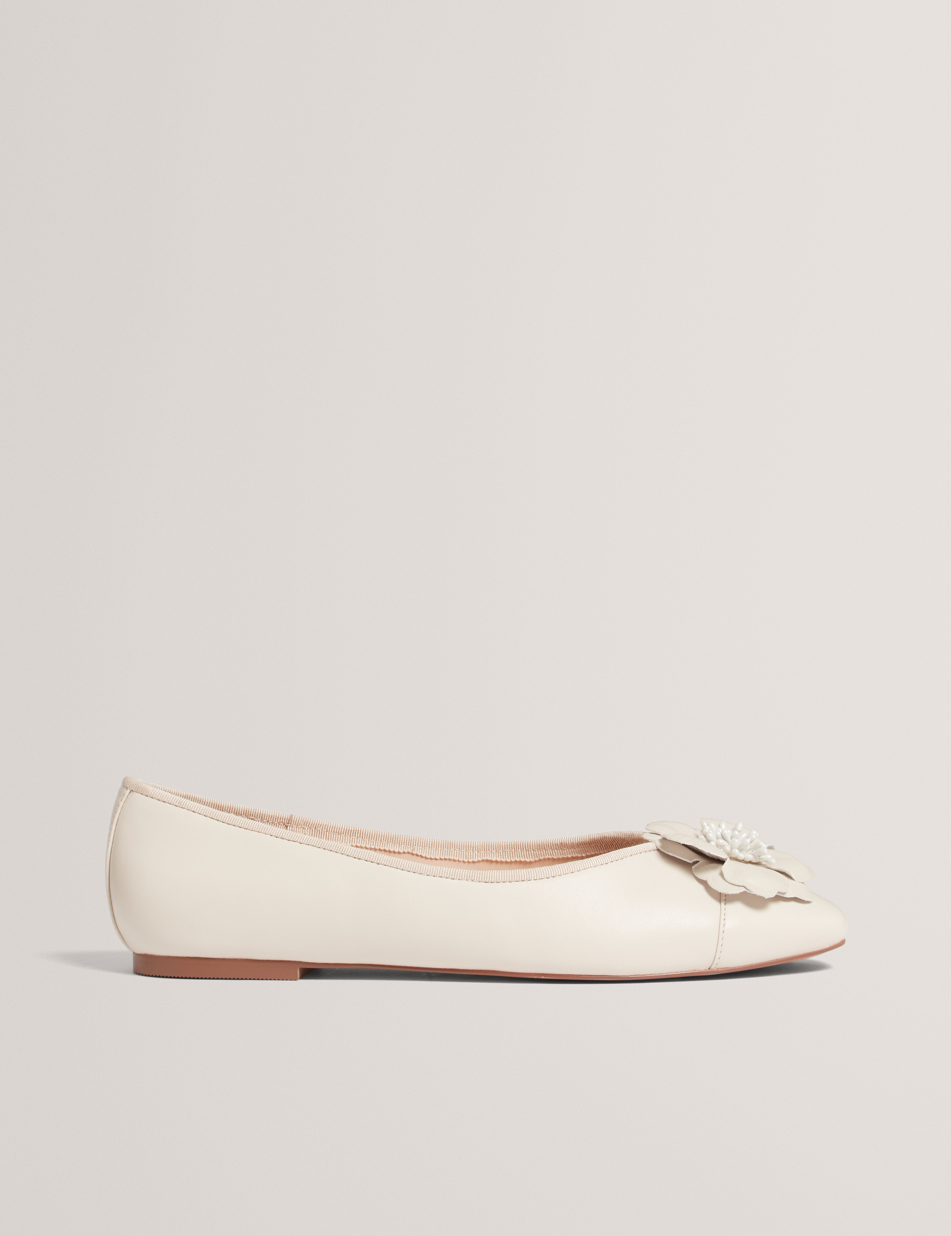 Liziin Flower Ballet Flat Ivory