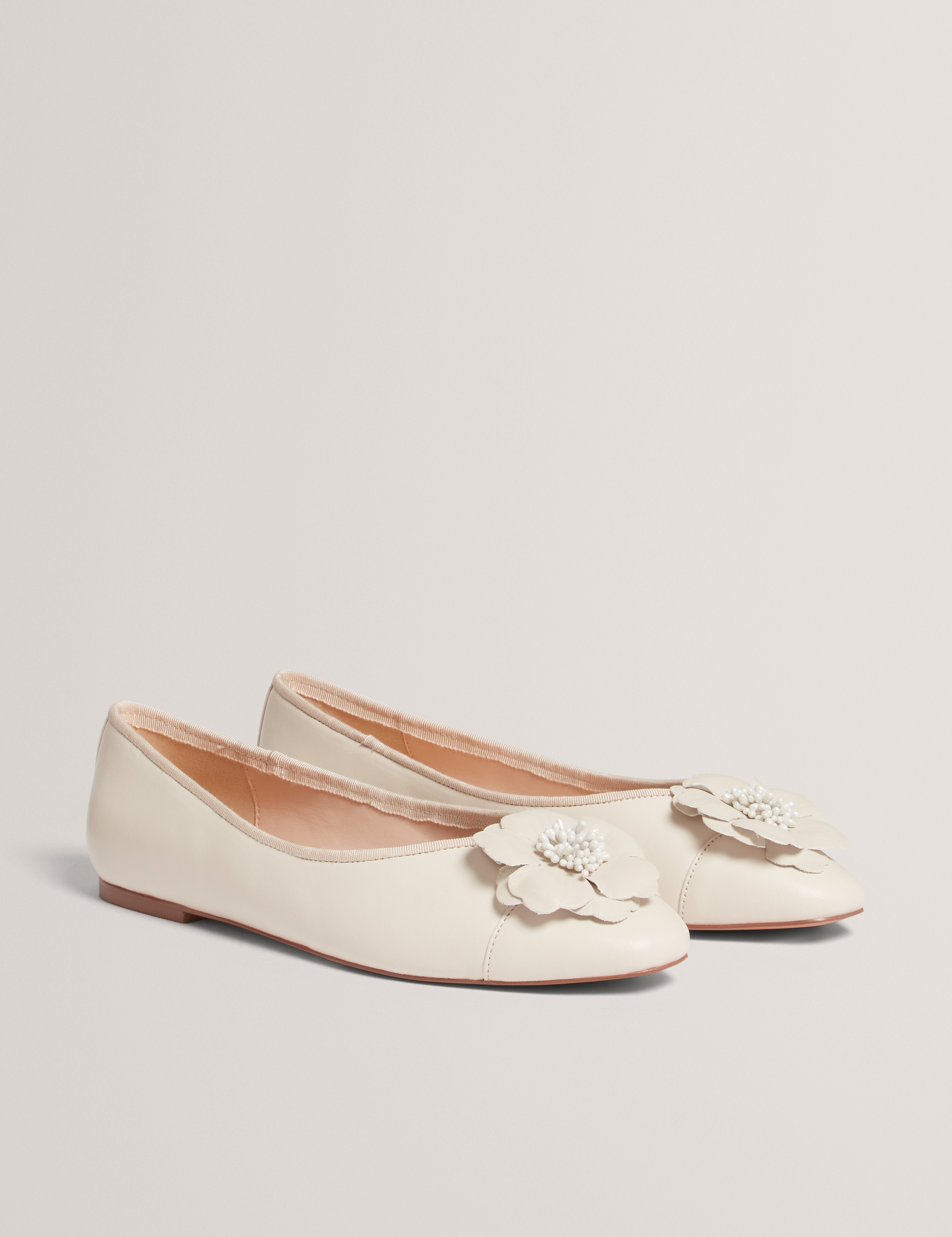 Liziin Flower Ballet Flat Ivory