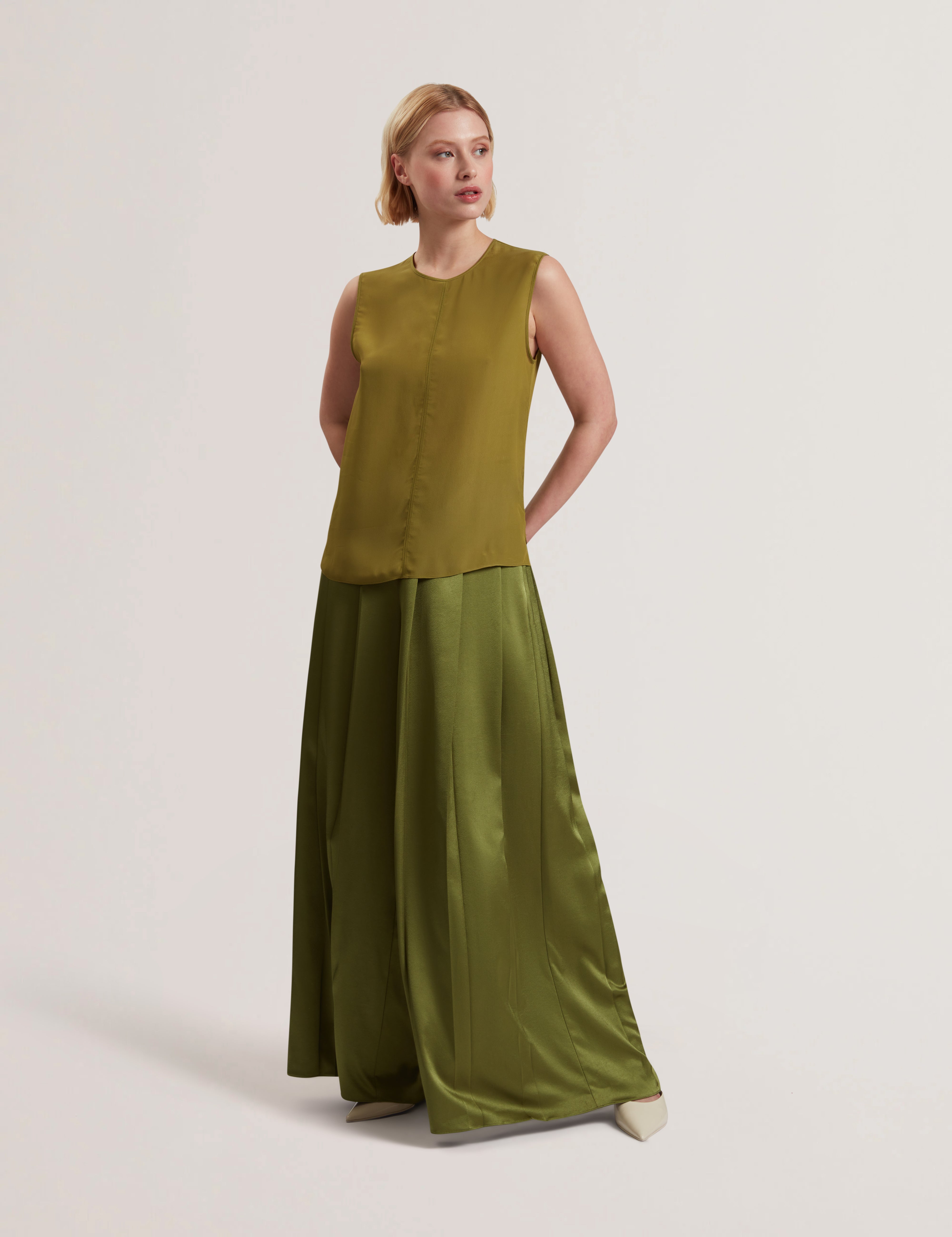Shamra Silk Tank Top With Contrast Stitch Mid-Green