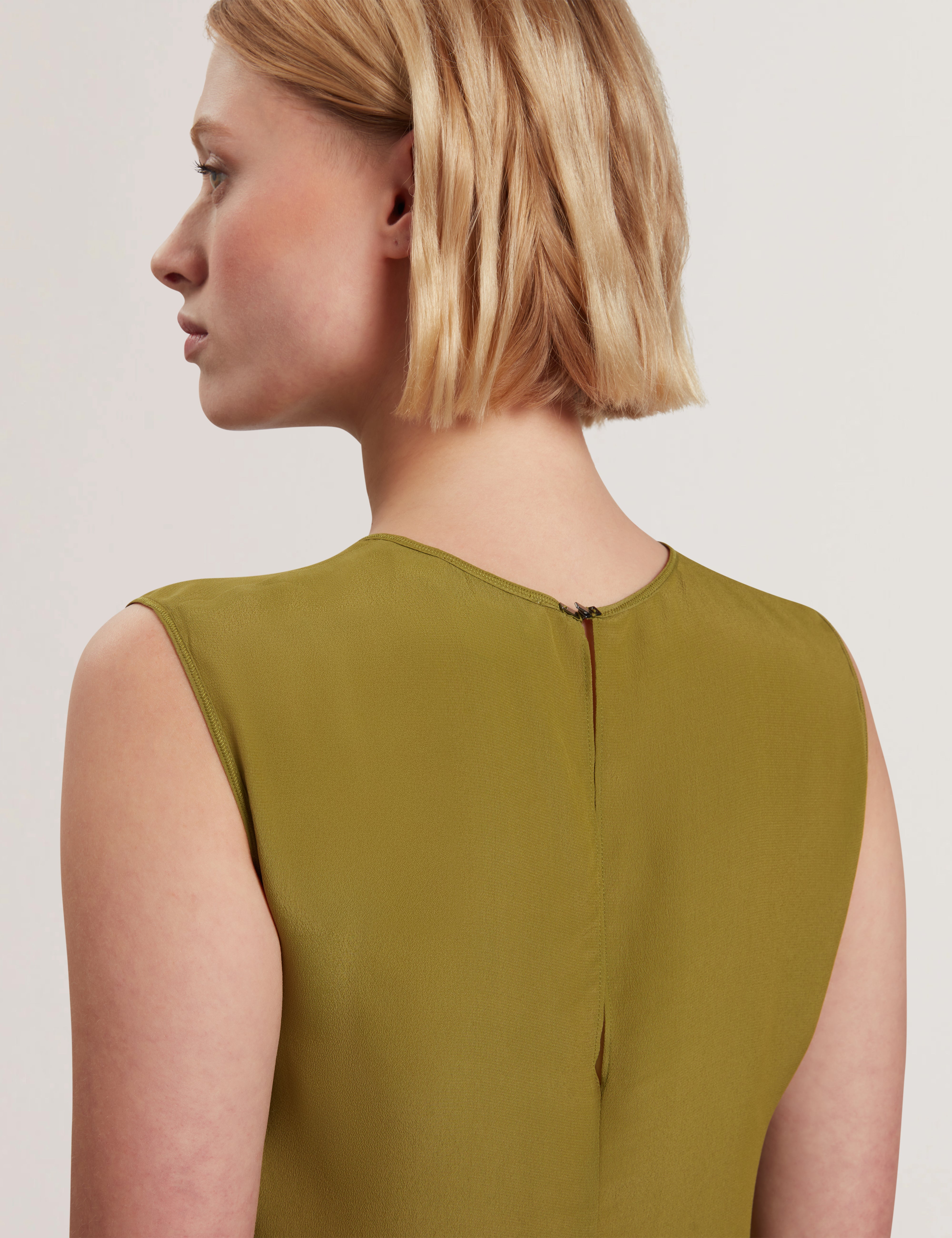 Shamra Silk Tank Top With Contrast Stitch Mid-Green