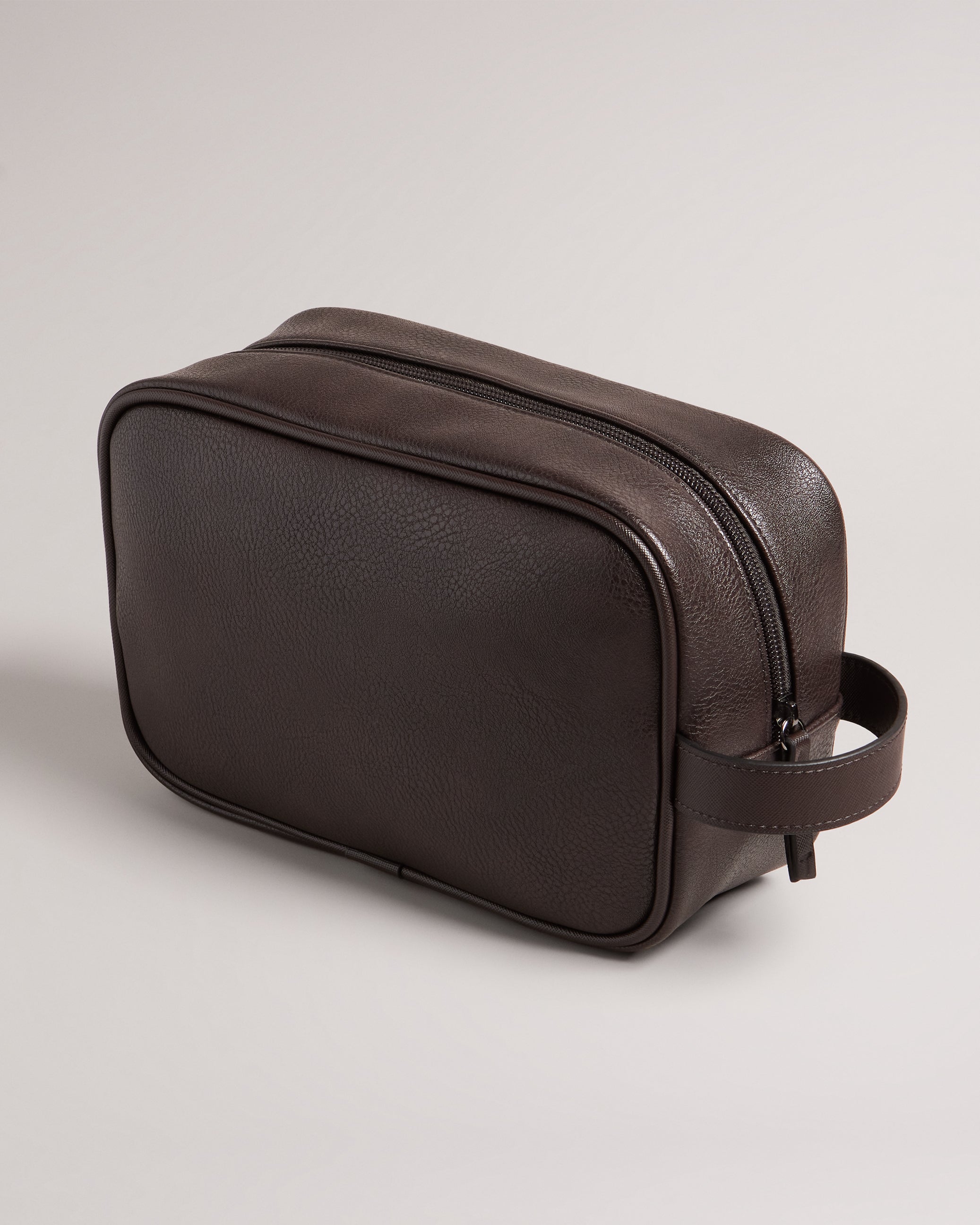 Waydee House Check Pu Washbag Brn-Choc