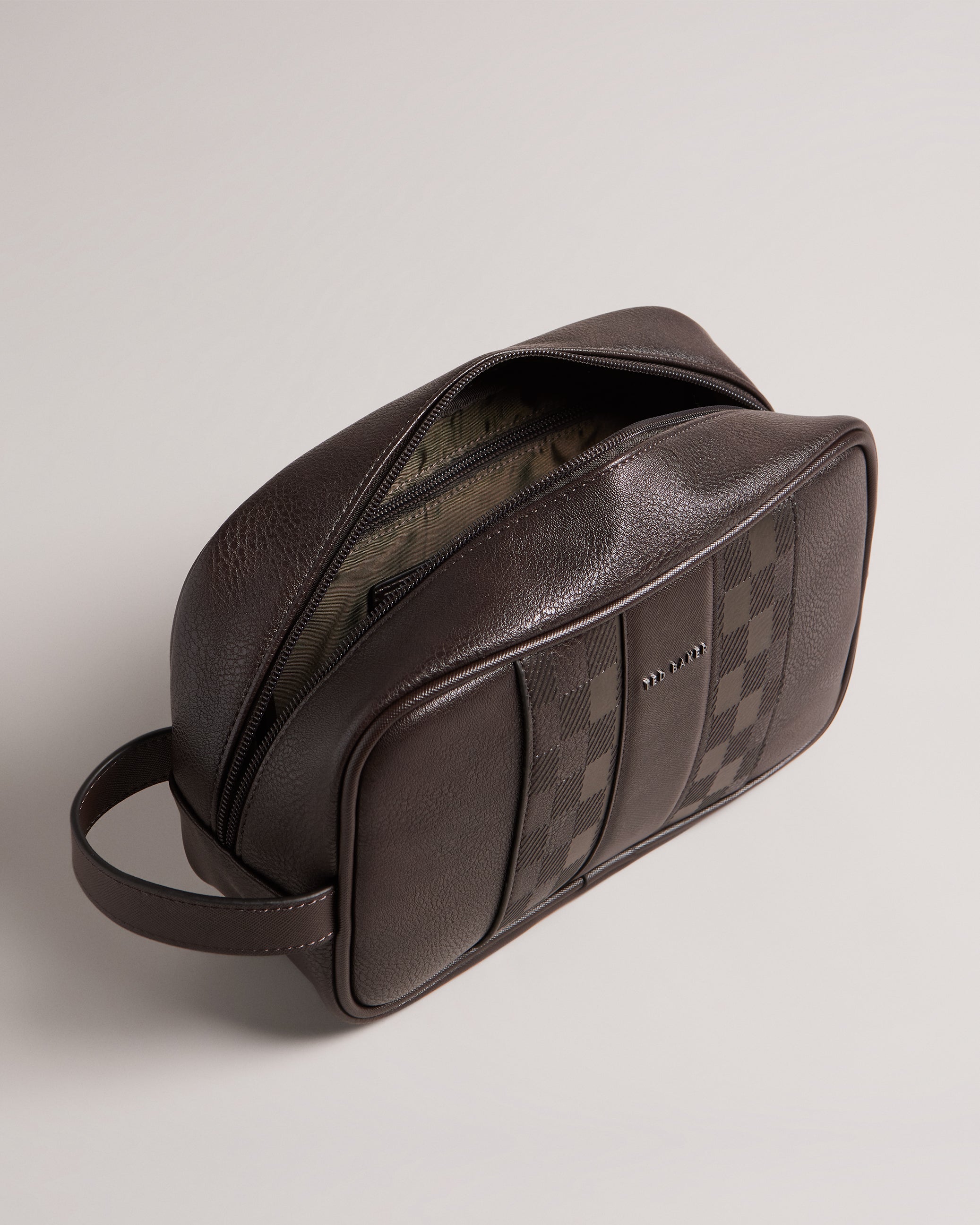 Waydee House Check Pu Washbag Brn-Choc
