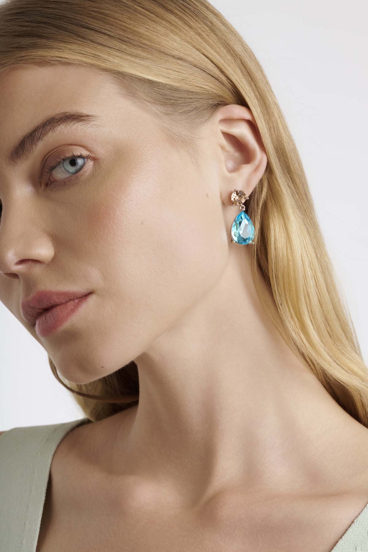 Teaire Crystal Teardrop Earrings Peach