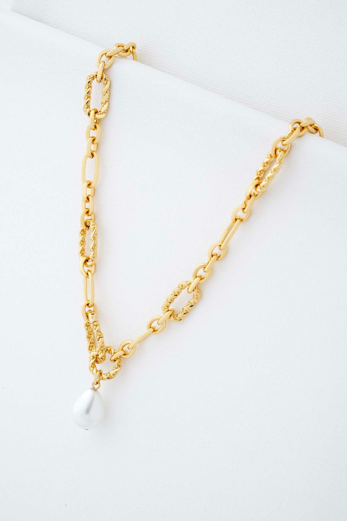 Timora Twisted Pearl Pendant Necklace Pearl