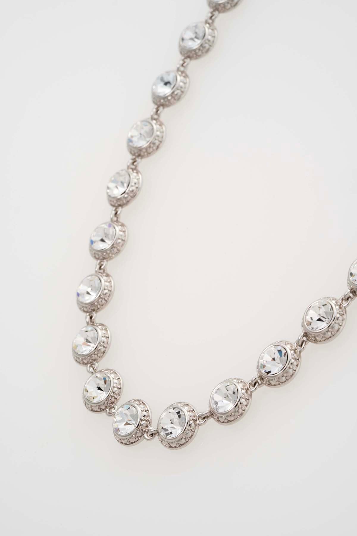 Solanna Solitaire Sparkle Crystal Chain Crystal