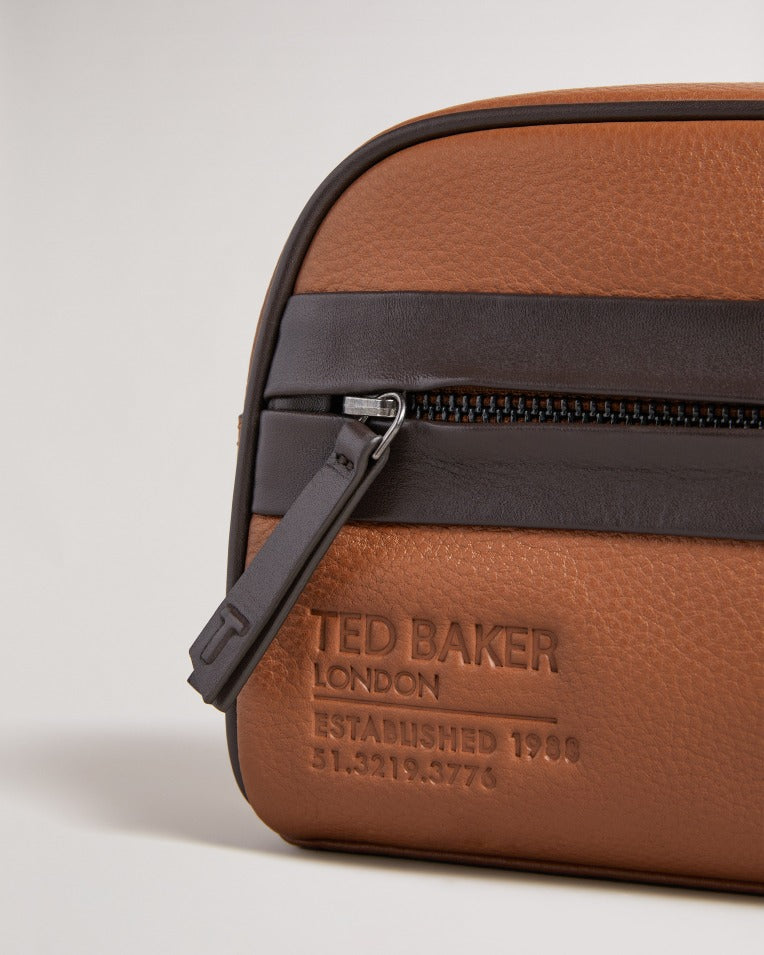Paty Ted Baker Branded Leather Washbag Dk-Tan