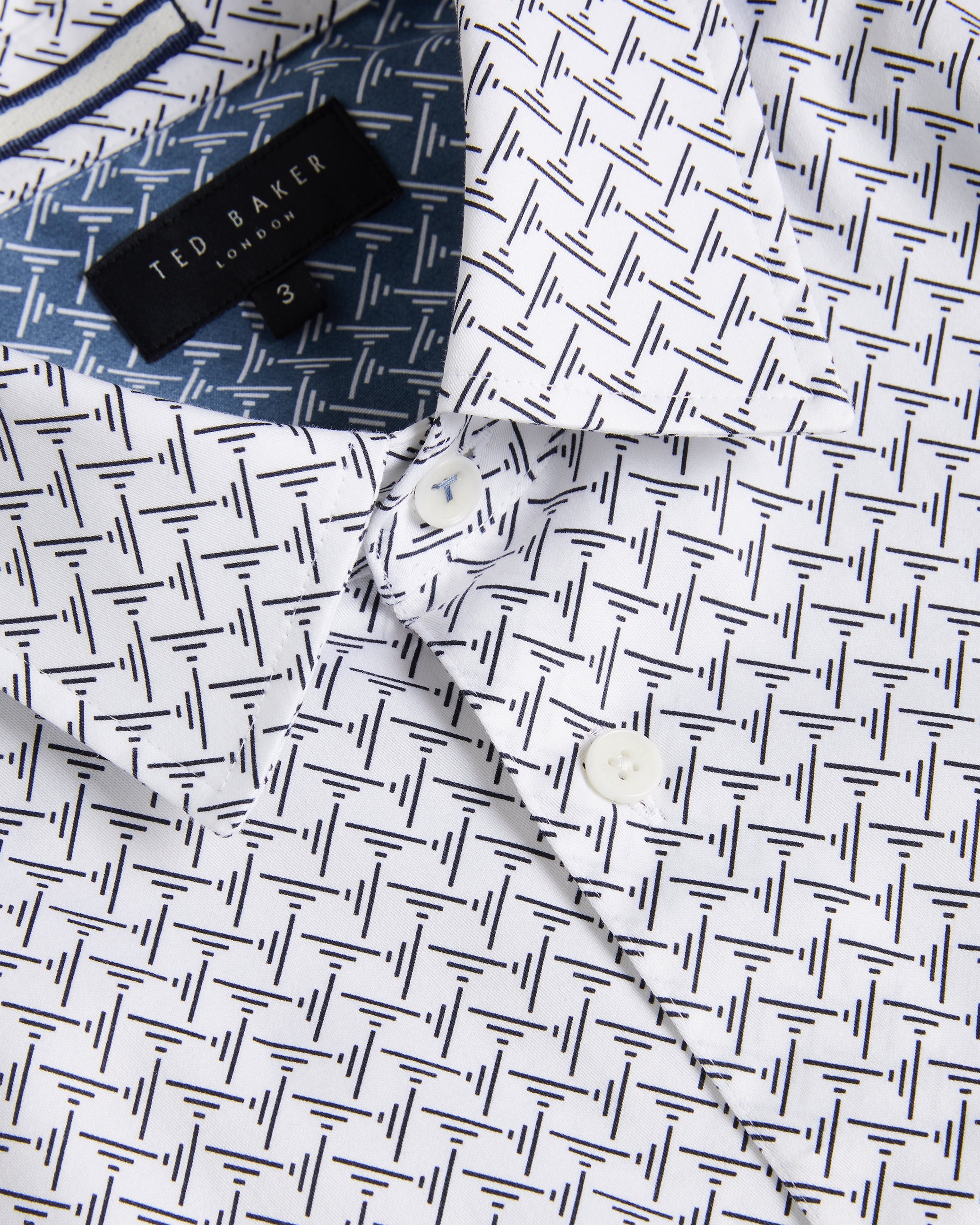 Willuw Long Sleeve Geometric Print Shirt White