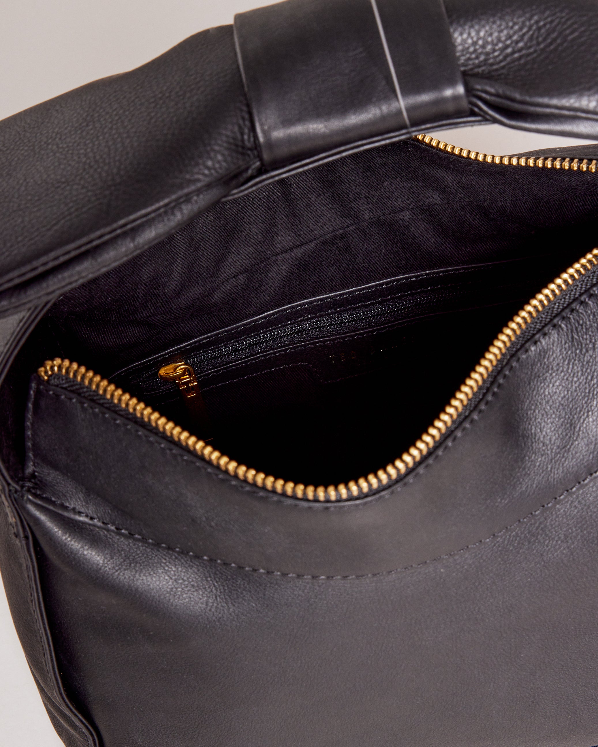 Niasin Bow Detail Crossbody Bag